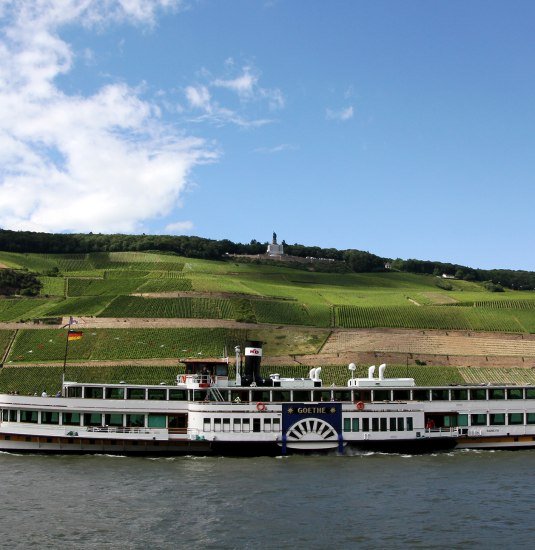 Schifffahrt bei Trechtingshausen | © Norbert Schöck Schifffahrt bei Trechtingshausen | © Norbert Schöck