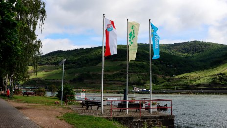 Kranenmauer am Rhein in Trechtingshausen | &copy; Norbert Sch&ouml;ck
