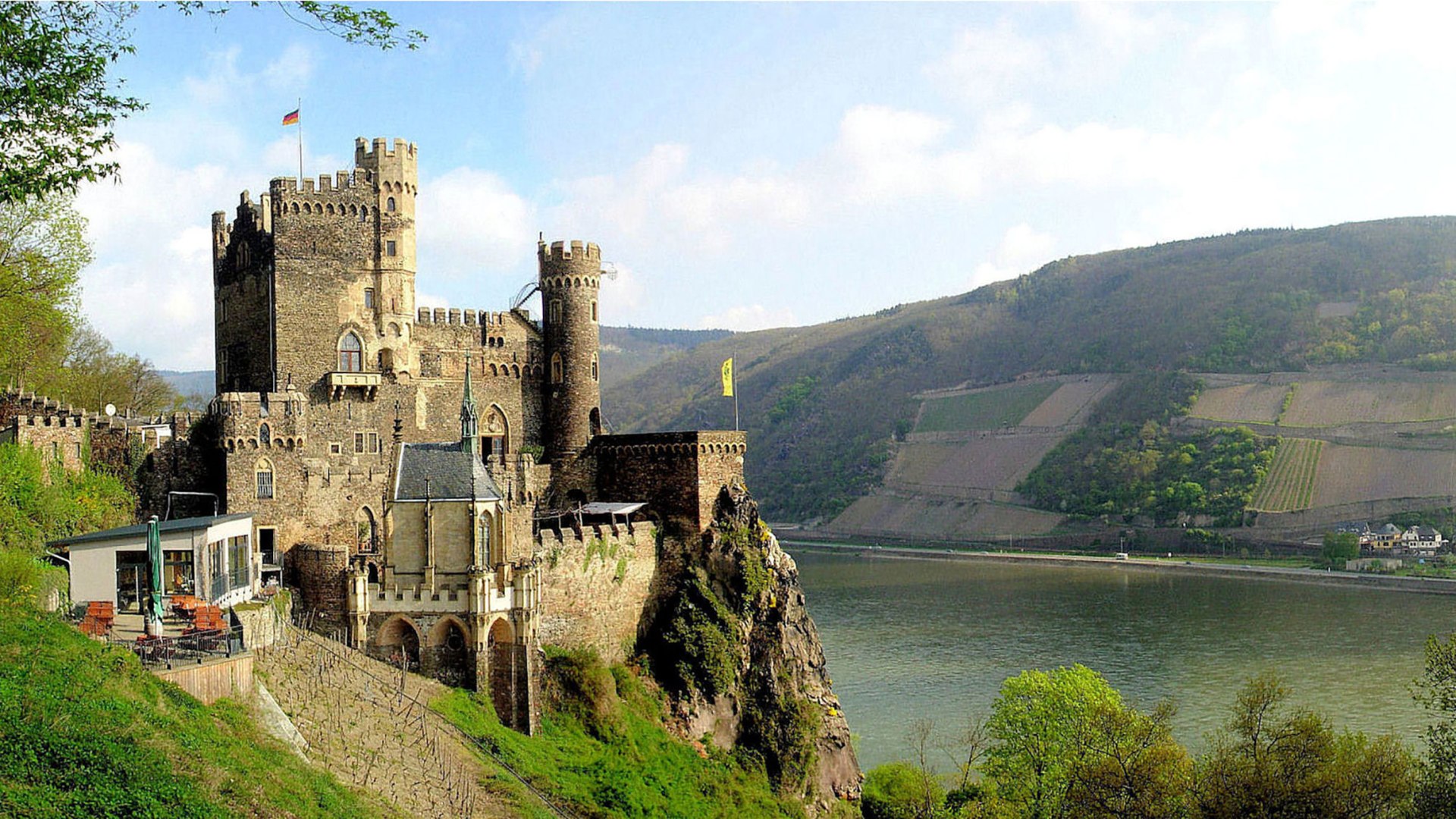 Burg Rheinstein in Trechtingshausen | © Karl Heinz Dahlem Burg Rheinstein in Trechtingshausen | © Karl Heinz Dahlem
